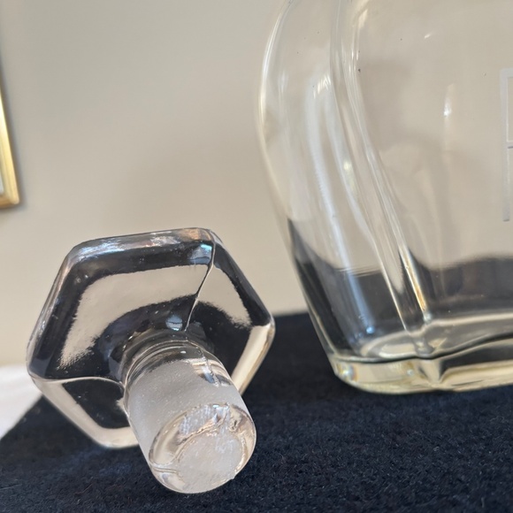 Clear Glass RYE Decanter with Stopper - Picture 4 of 4